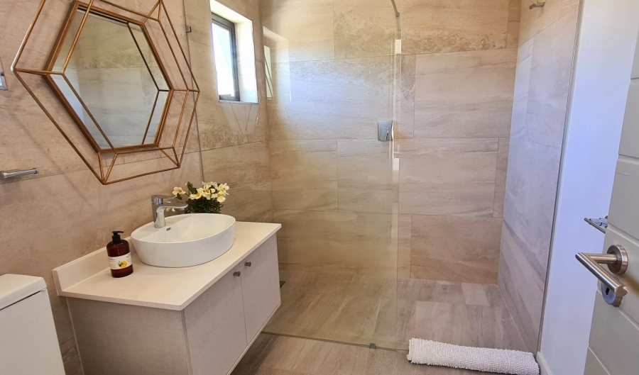 10 Bedroom Property for Sale in Bloubergstrand Western Cape